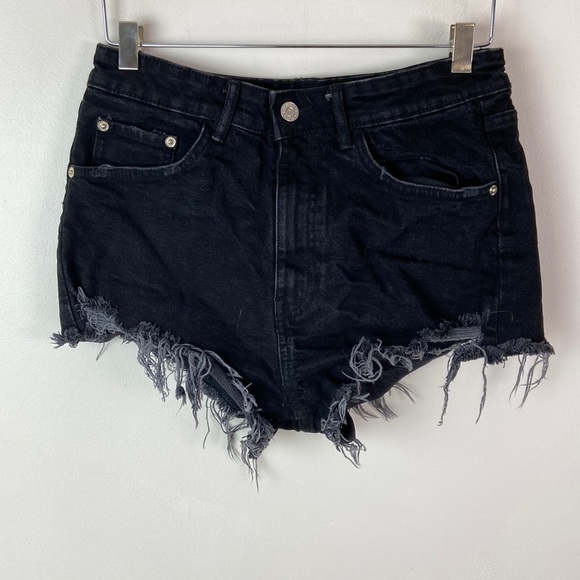 ✨3/$25✨ Zara Black Jean Shorts - 6 - Picture 1 of 7